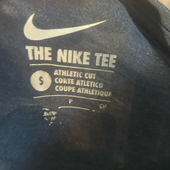 Navy V-Neck Nike T-Shirt with Red Pocket - Picture 5 of 5